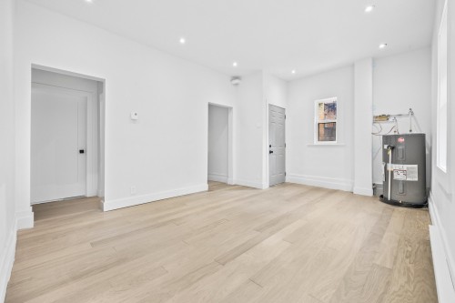 Living Room - 14-2068 Av. Lincoln, Montréal (Ville-Marie), QC - Indoor Photo Showing Other Room