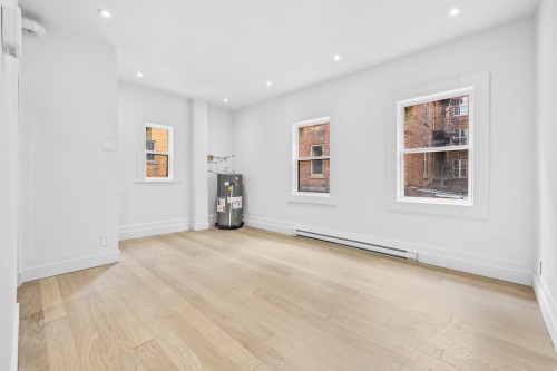 Living Room - 14-2068 Av. Lincoln, Montréal (Ville-Marie), QC - Indoor Photo Showing Other Room