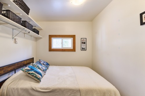 Chambre à coucher - 178 Route 329, Saint-Donat, QC - Indoor Photo Showing Bedroom