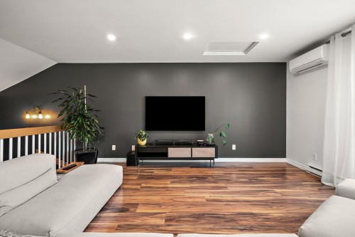 Living Room - 302-3037 Boul. René-Laennec, Laval (Auteuil), QC - Indoor