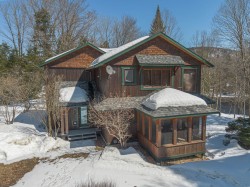 242 Ch. Duplessis  Lac-Supérieur, QC J0T 1J0