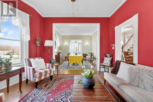 67 Elgin Avenue W, Goderich (Goderich (Town)), ON - Indoor Photo Showing Living Room