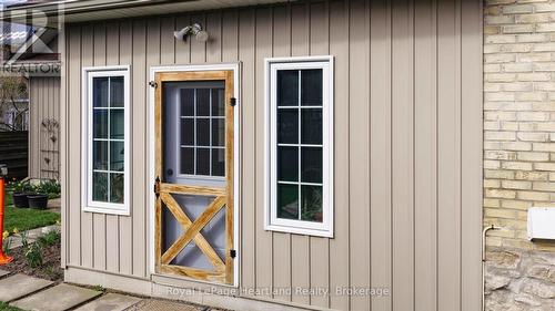 67 Elgin Avenue W, Goderich (Goderich (Town)), ON - Outdoor With Exterior