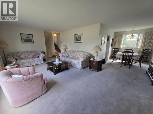 4815 Davis Avenue, Terrace, BC - Indoor Photo Showing Living Room