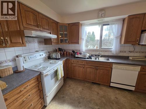 4815 Davis Avenue, Terrace, BC - Indoor Photo Showing Kitchen