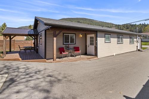 415 16Th Avenue, Creston, BC - Outdoor With Exterior