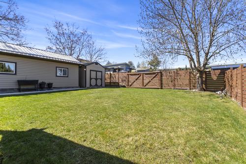 415 16Th Avenue, Creston, BC - Outdoor