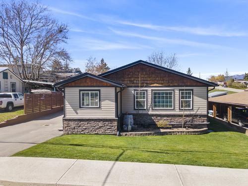415 16Th Avenue, Creston, BC - Outdoor