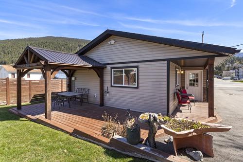 415 16Th Avenue, Creston, BC - Outdoor With Deck Patio Veranda With Exterior