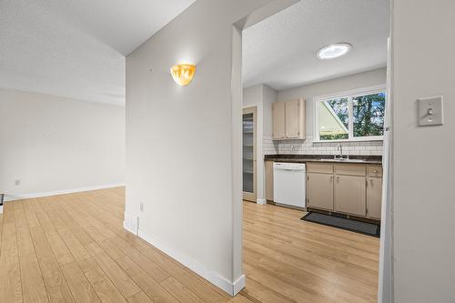 2085 Ruby Road, Kelowna, BC - Indoor