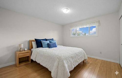 2085 Ruby Road, Kelowna, BC - Indoor Photo Showing Bedroom