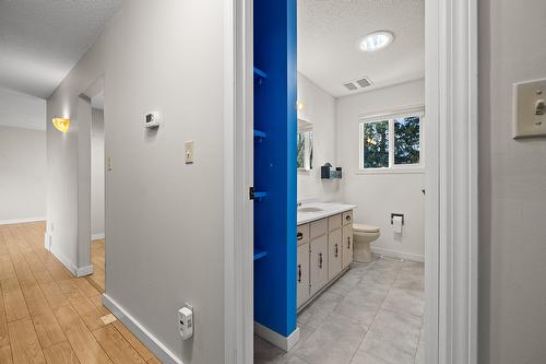 2085 Ruby Road, Kelowna, BC - Indoor Photo Showing Other Room