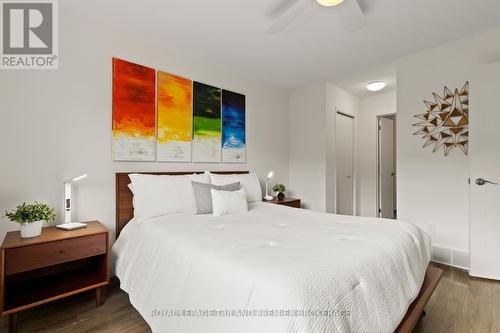 20 - 215 North Centre Road, London North (North B), ON - Indoor Photo Showing Bedroom