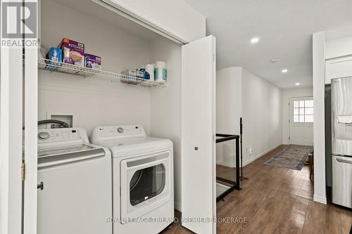 20 - 215 North Centre Road, London North (North B), ON - Indoor Photo Showing Laundry Room