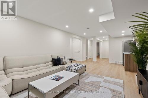 20 - 215 North Centre Road, London North (North B), ON - Indoor