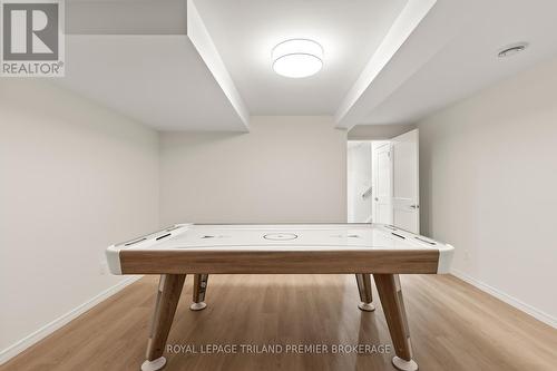 20 - 215 North Centre Road, London North (North B), ON - Indoor Photo Showing Other Room