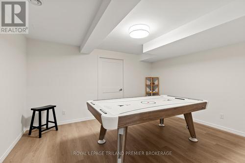 20 - 215 North Centre Road, London North (North B), ON - Indoor Photo Showing Other Room