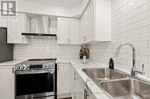 20 - 215 North Centre Road, London North (North B), ON - Indoor Photo Showing Kitchen With Double Sink