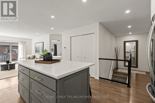 20 - 215 North Centre Road, London North (North B), ON - Indoor Photo Showing Kitchen
