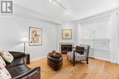 3478 Covent Crescent, Mississauga, ON - Indoor Photo Showing Living Room With Fireplace