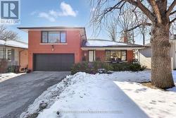 34 BEARBURY DRIVE  Toronto, ON M9C 2G9
