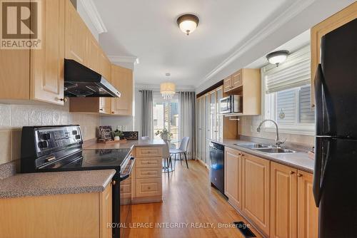 33 Grammercy Park, Ottawa, ON - Indoor Photo Showing Kitchen With Double Sink