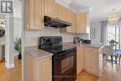 33 Grammercy Park, Ottawa, ON - Indoor Photo Showing Kitchen