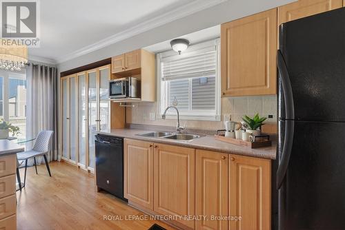 33 Grammercy Park, Ottawa, ON - Indoor Photo Showing Kitchen With Double Sink