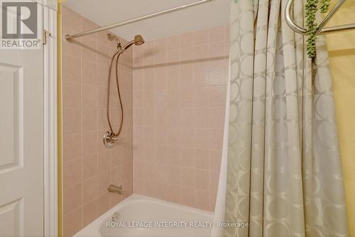 33 Grammercy Park, Ottawa, ON - Indoor Photo Showing Bathroom