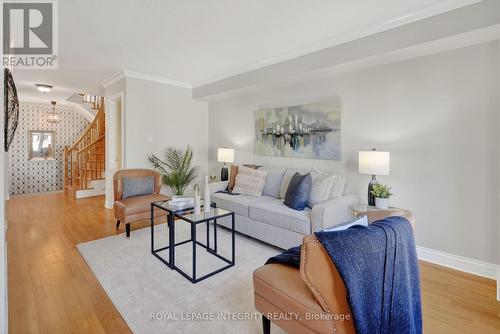 33 Grammercy Park, Ottawa, ON - Indoor Photo Showing Living Room