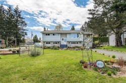 613 Nootka St Comox, BC V9M 2L8