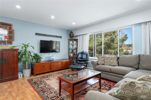 613 Nootka St, Comox, BC 