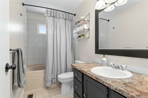 613 Nootka St, Comox, BC 