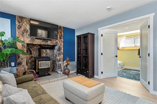 613 Nootka St, Comox, BC 