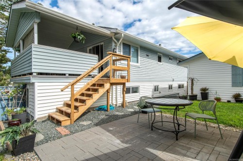 613 Nootka St, Comox, BC 