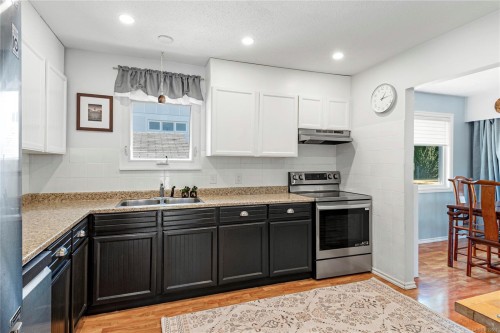 613 Nootka St, Comox, BC 