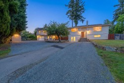 2106 Robbie Pl Nanaimo, BC V9S 2V4