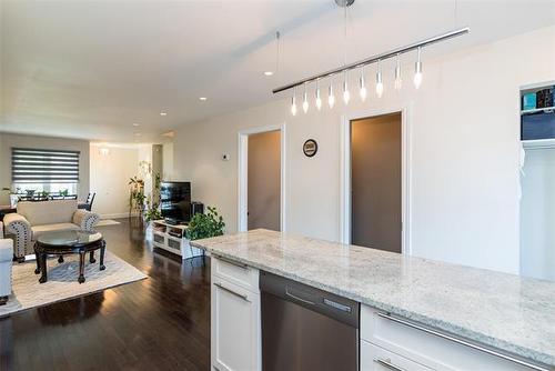 1212 Diplomat Dr, Winnipeg, MB 