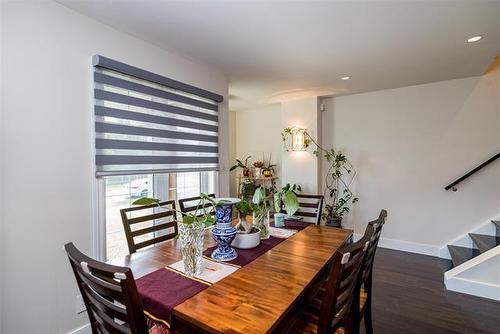 1212 Diplomat Dr, Winnipeg, MB 