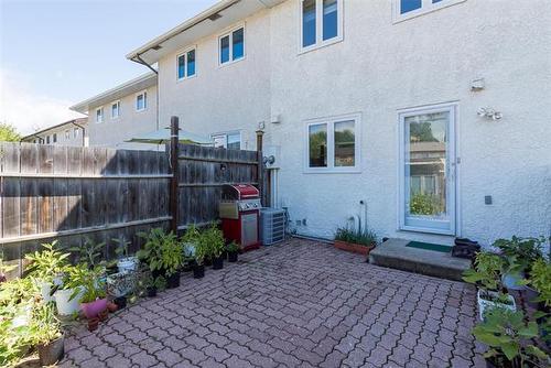 1212 Diplomat Dr, Winnipeg, MB 