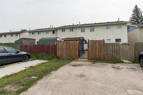 1212 Diplomat Dr, Winnipeg, MB 