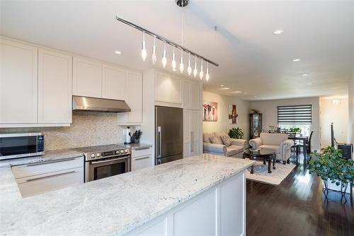 1212 Diplomat Dr, Winnipeg, MB 