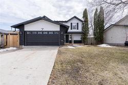 7 Culross BAY  Winnipeg, MB R2C 4E5