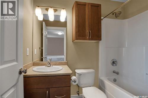 106 Bennion Crescent, Saskatoon, SK - Indoor Photo Showing Bathroom