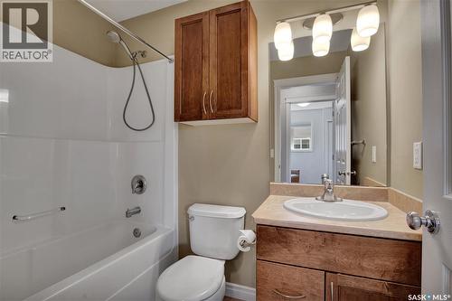106 Bennion Crescent, Saskatoon, SK - Indoor Photo Showing Bathroom