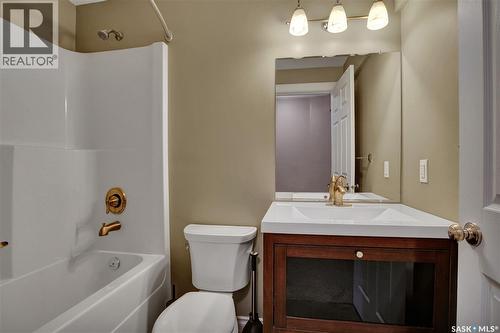 106 Bennion Crescent, Saskatoon, SK - Indoor Photo Showing Bathroom