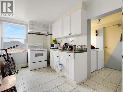 401 Parent, Windsor, ON - Indoor Photo Showing Kitchen