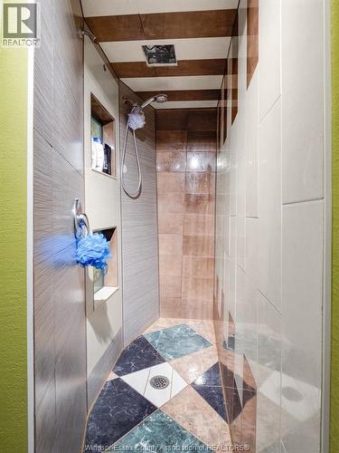 401 Parent, Windsor, ON - Indoor Photo Showing Bathroom