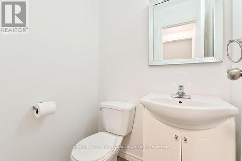 27 - 45 Gatewood Place, London East (East A), ON - Indoor Photo Showing Bathroom