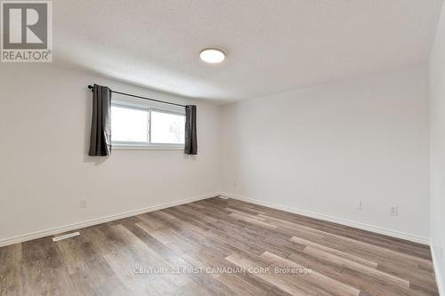 27 - 45 Gatewood Place, London East (East A), ON - Indoor Photo Showing Other Room